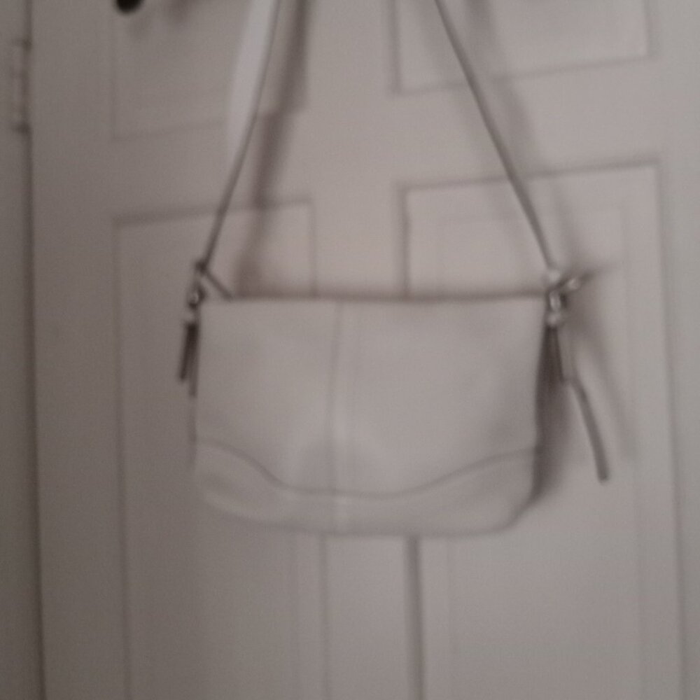 Coach Off white color  100% leather bag adj strap shoulder bag